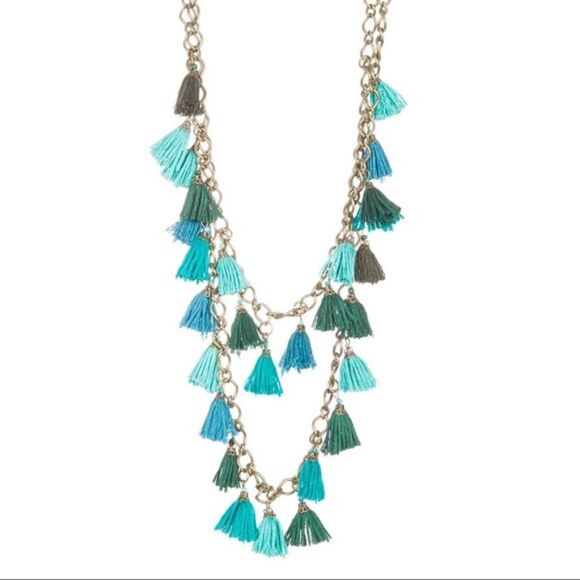 2/$20💥 T&J Designs Blue Pom Pom Necklace - Picture 1 of 5
